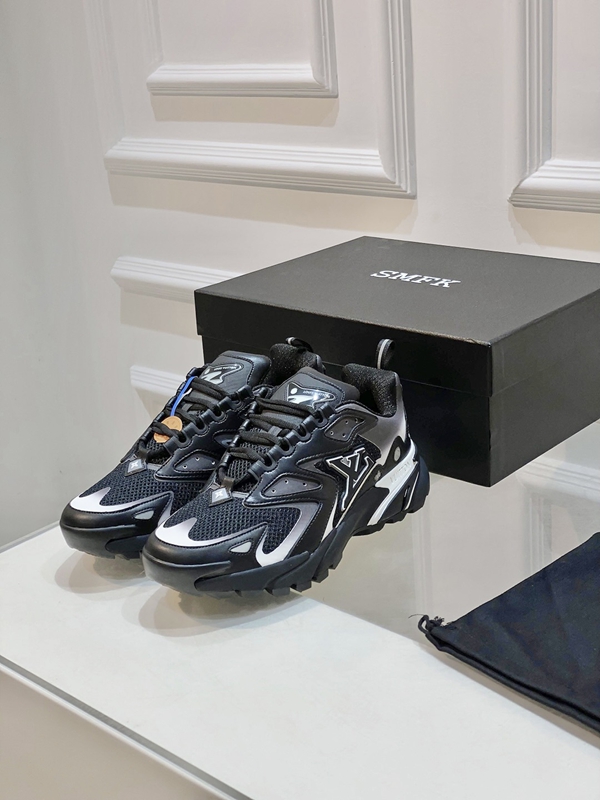 ルイヴィトン靴背面デザイン